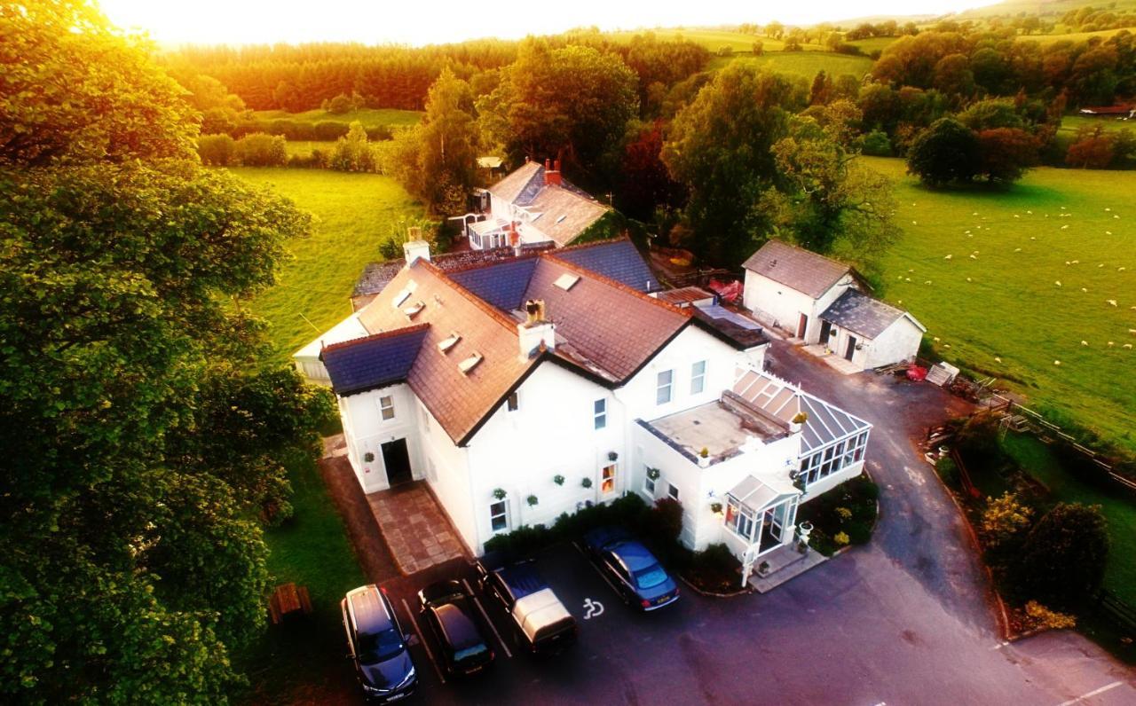 The White House Hotel Sennybridge Exterior photo